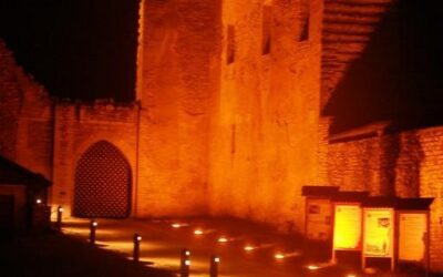 Keskaegne pidusöök lõbusate mängudega Rakvere linnuses