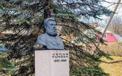 Juhan Kunderi monument Rakveres